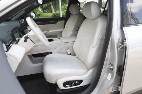 大六座新能源SUV，20万内选这款，家用通勤自驾都很香