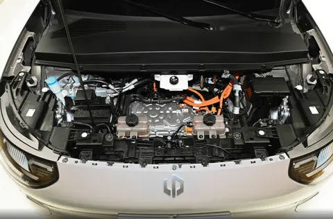 静态体验零跑A10，尺寸小巧空间宽敞，竞争比亚迪元UP